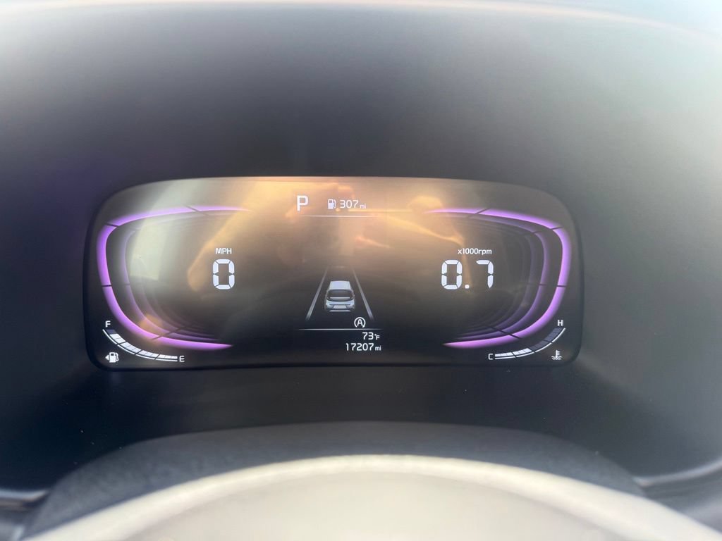 Used 2025 Kia Soul LX w/ LX Technology Package FWD image 17
