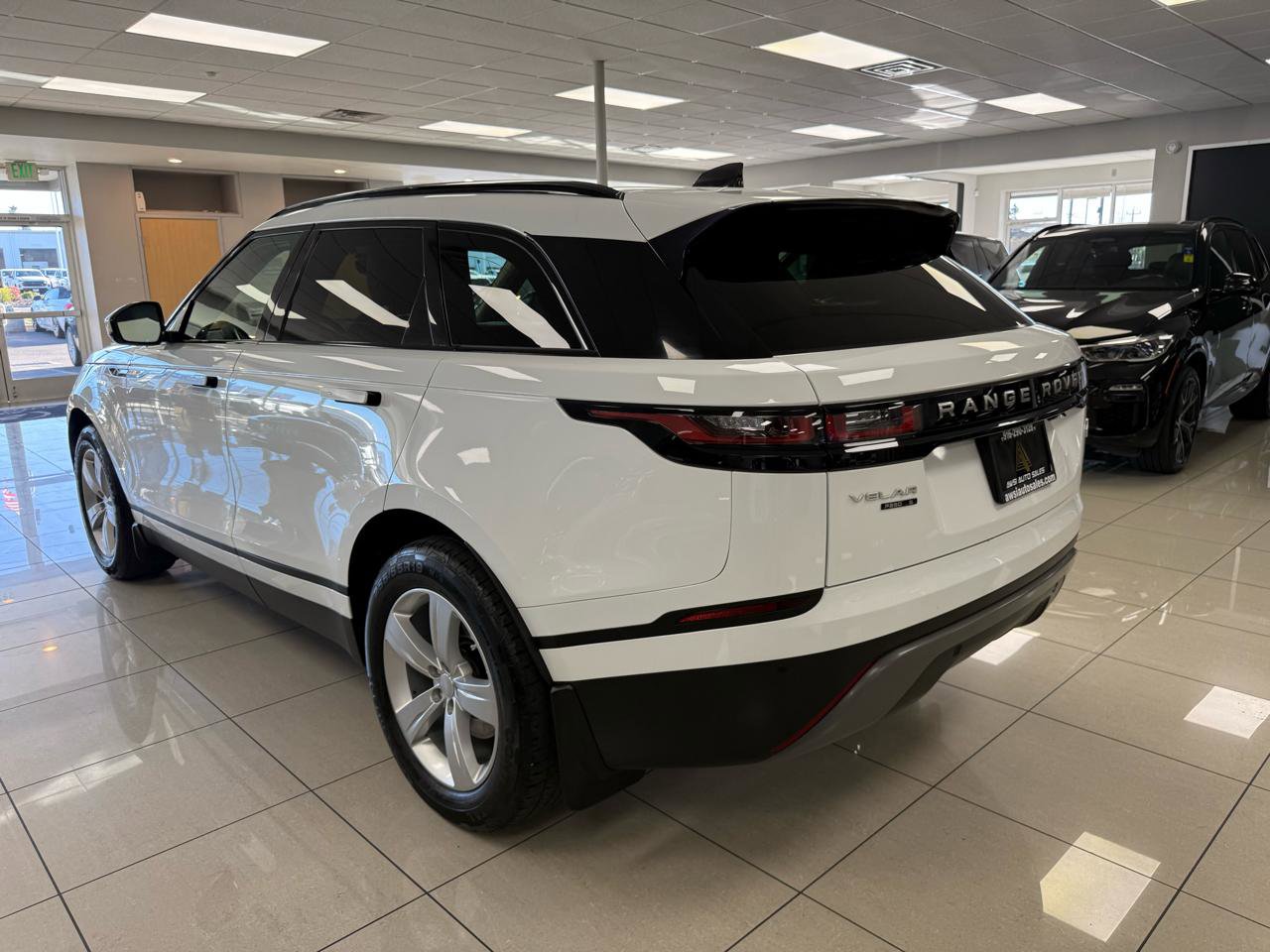 Used 2019 Land Rover Range Rover Velar S image 2