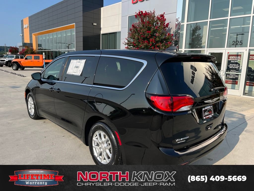 New 2026 Chrysler Voyager LX FWD image 18