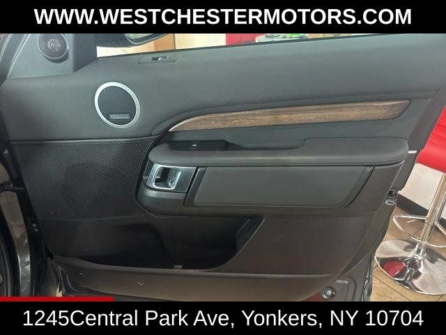 Used 2018 Land Rover Discovery HSE AWD/4WD image 14