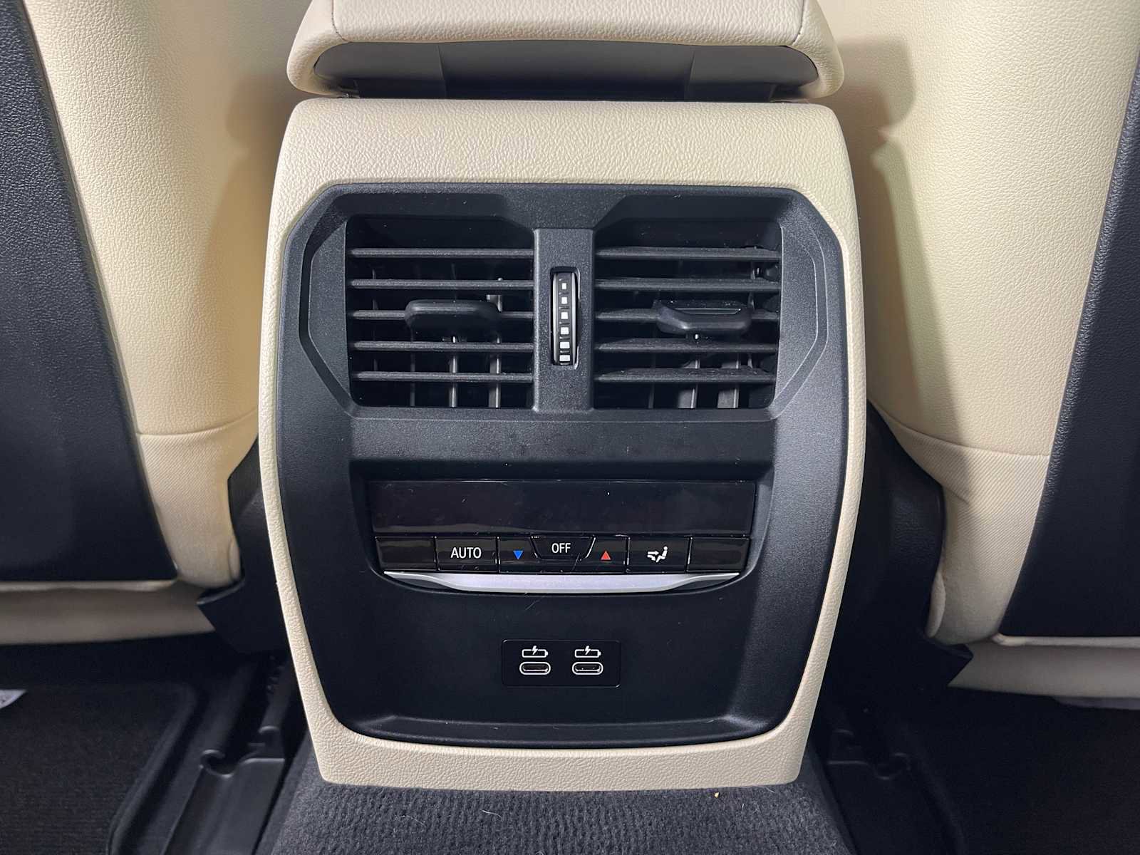 Used 2025 BMW i4 eDrive40 w/ Premium Package image 32