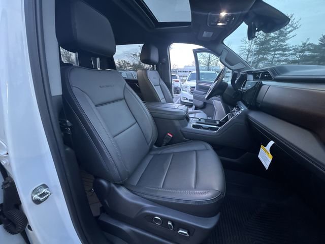 Certified 2025 GMC Sierra 3500 Denali w/ Denali Reserve Package image 29