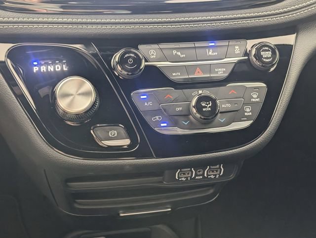 Used 2025 Chrysler Pacifica Select FWD image 21