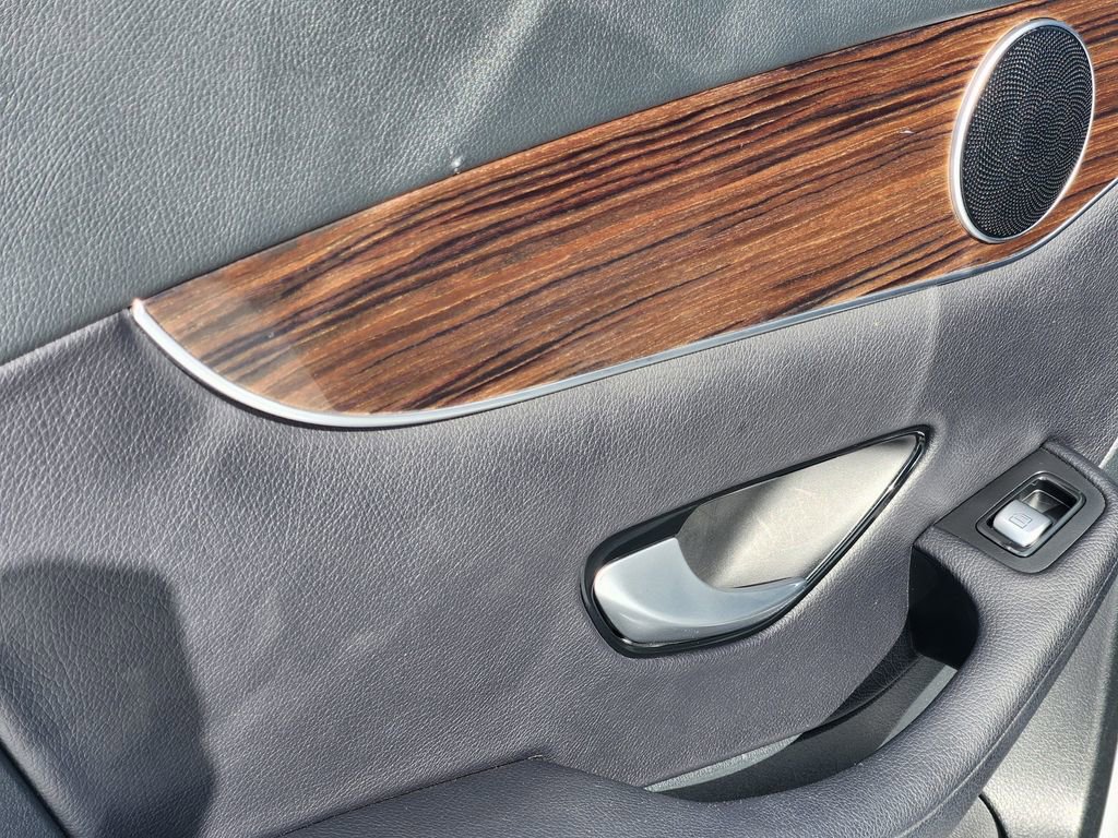 Used 2017 Mercedes-Benz GLC 300 4MATIC image 12