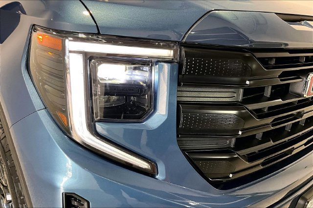 Used 2024 GMC Sierra 1500 Pro w/ Graphite Edition AWD/4WD image 40