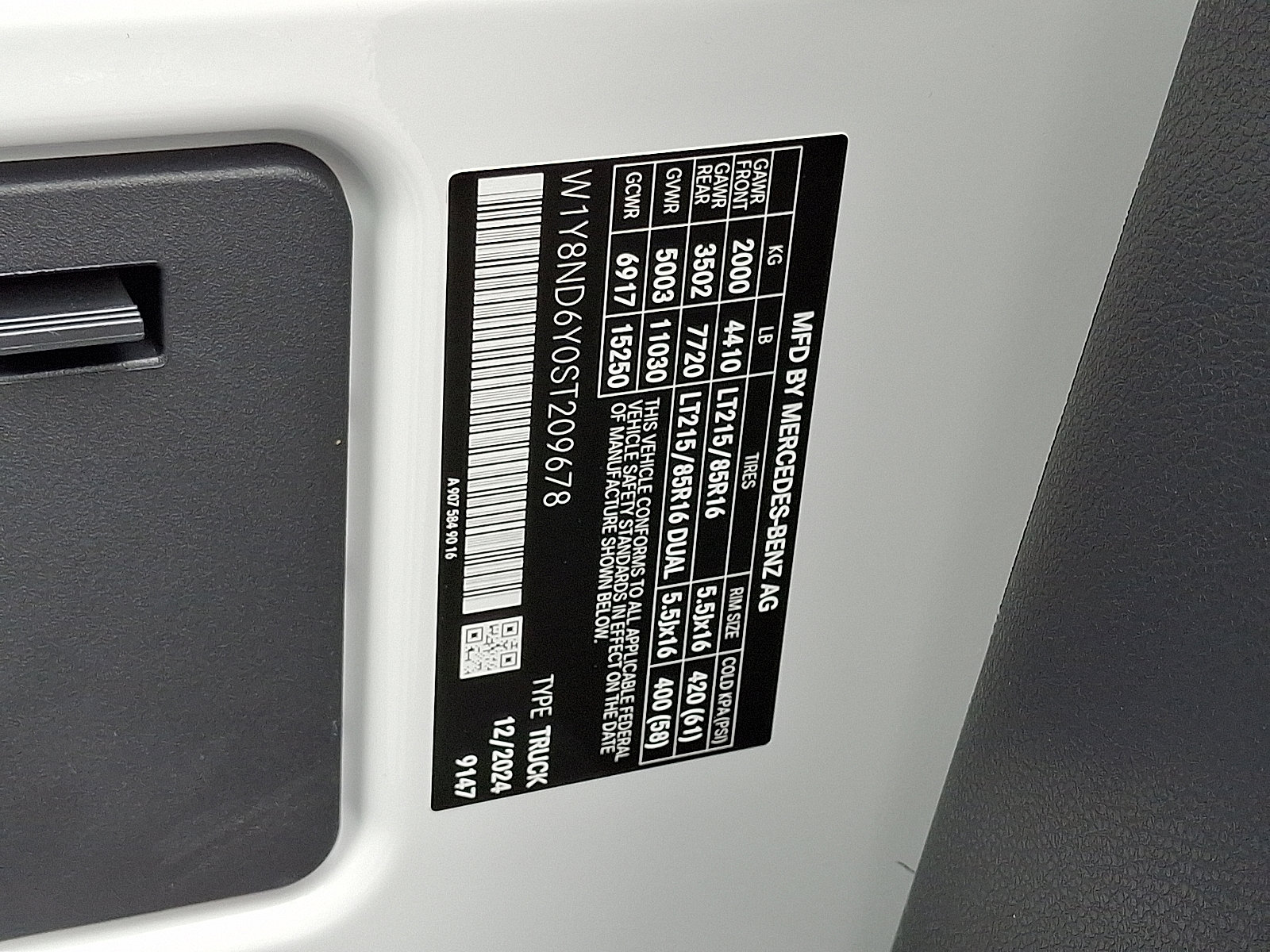 Used 2025 Mercedes-Benz Sprinter 3500 image 27