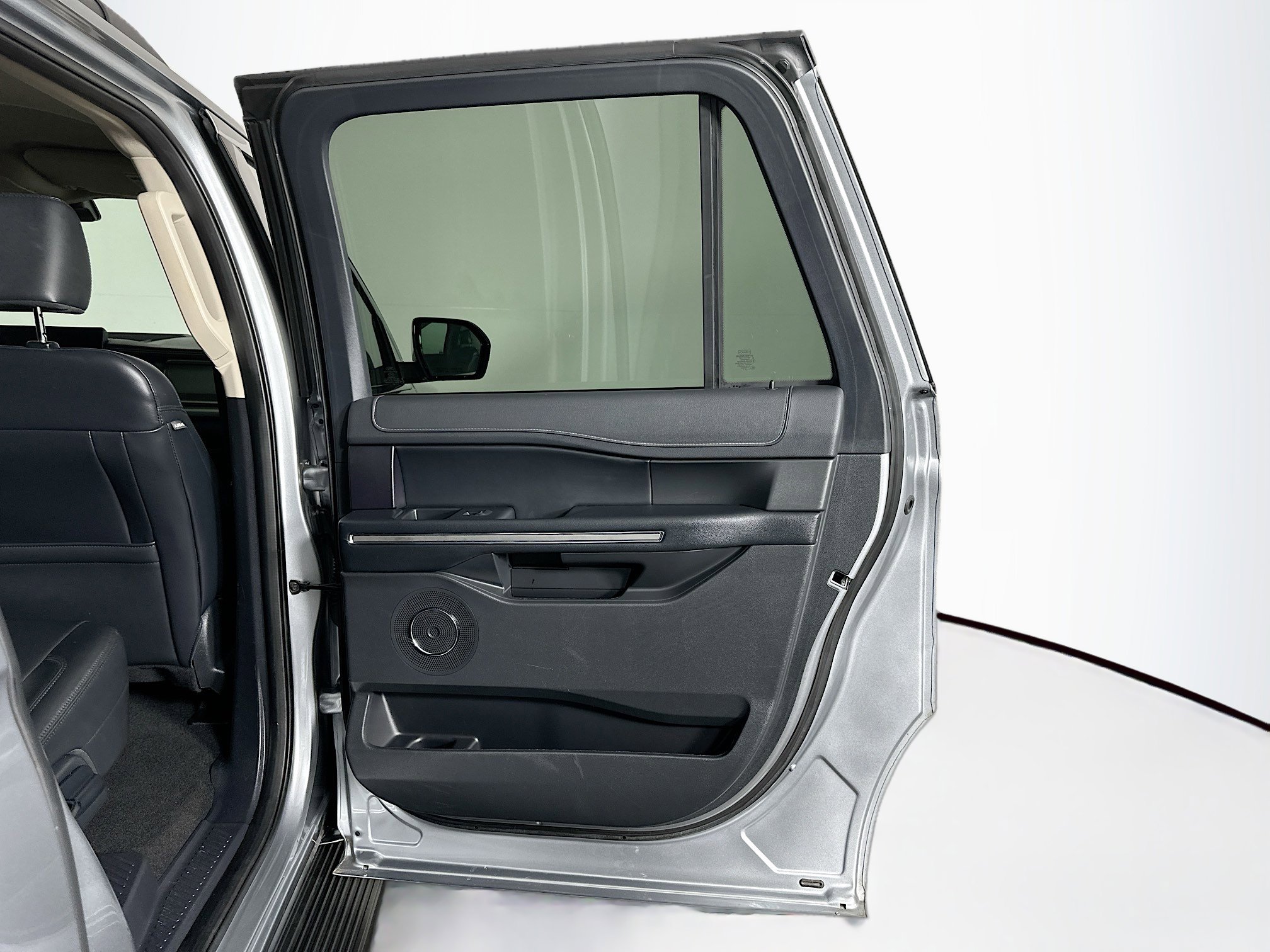 Used 2024 Ford Expedition Max XLT image 32