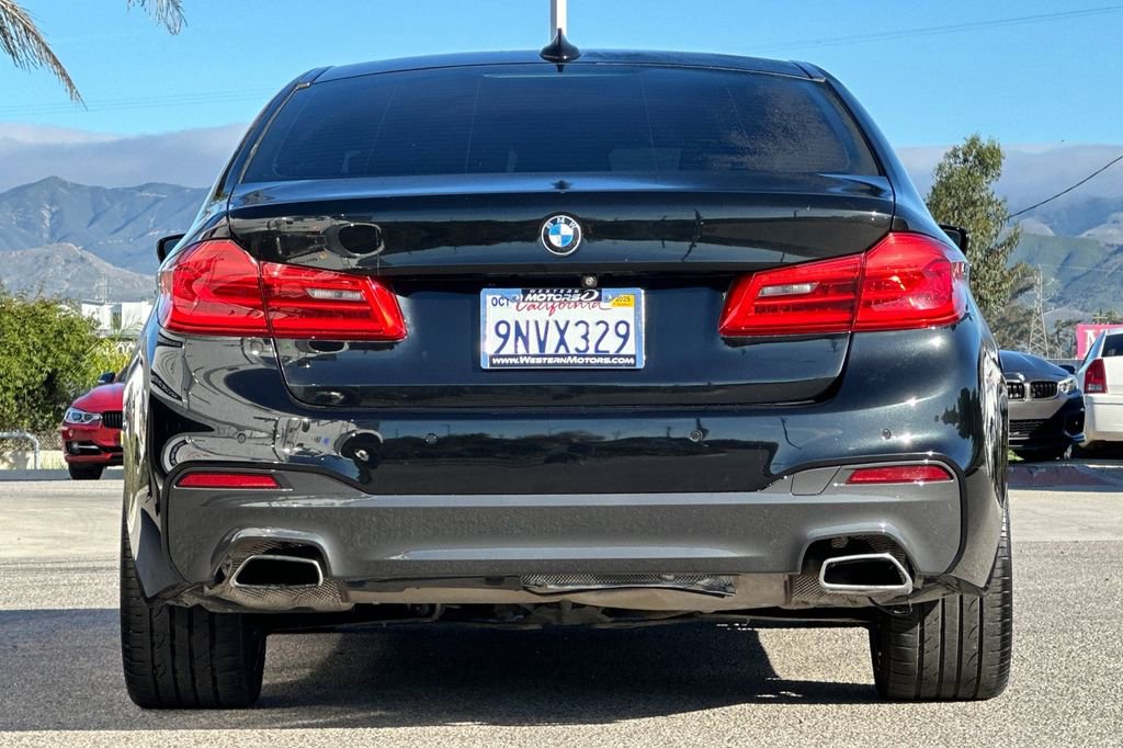 Used 2019 BMW 530e w/ M Sport Package image 4