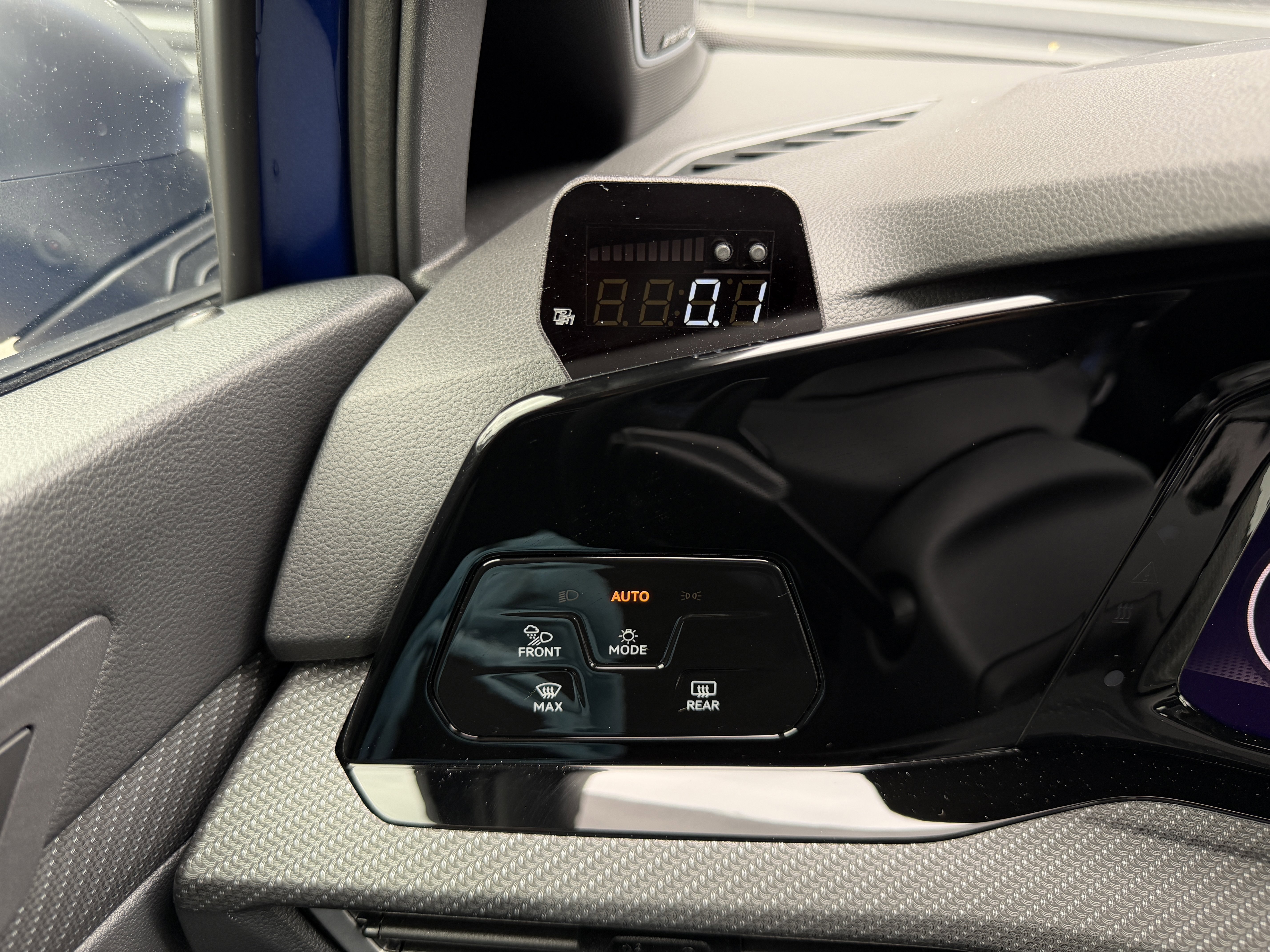 Used 2024 Volkswagen Golf R image 36