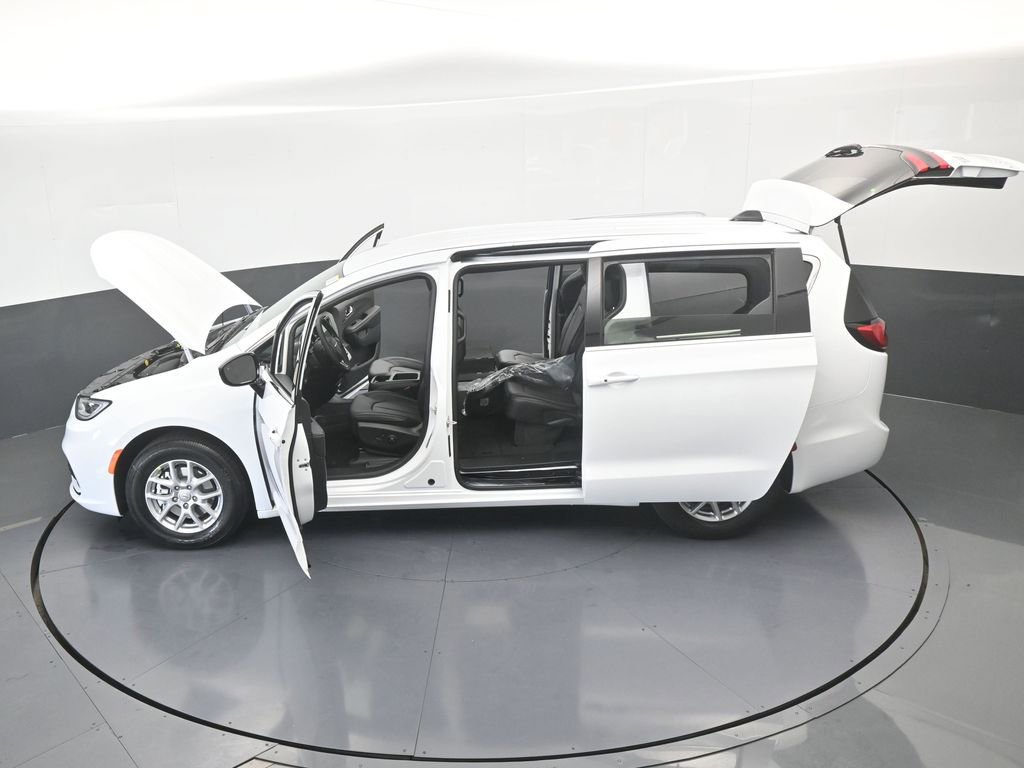 New 2026 Chrysler Pacifica Select image 58