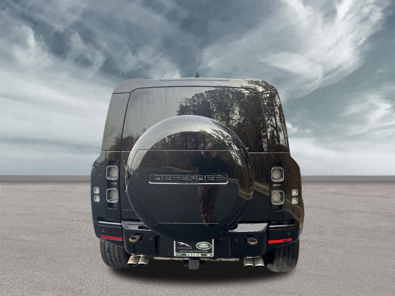 Used 2024 Land Rover Defender 110 V8 image 4