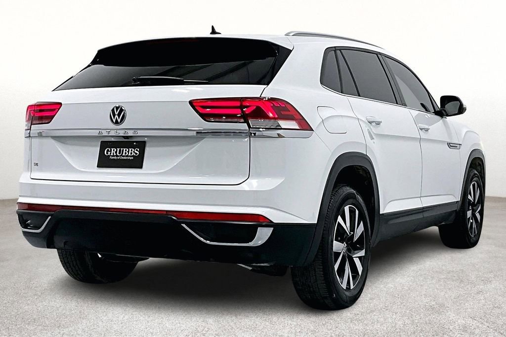Used 2021 Volkswagen Atlas Cross Sport SE image 2