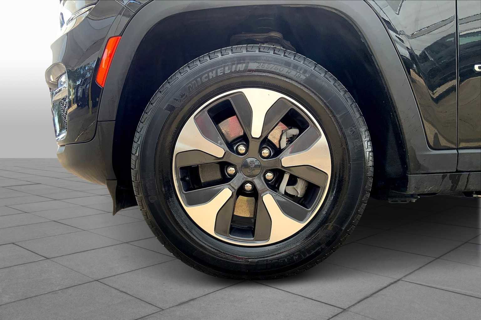 Used 2024 Jeep Grand Cherokee Limited 4xe image 10
