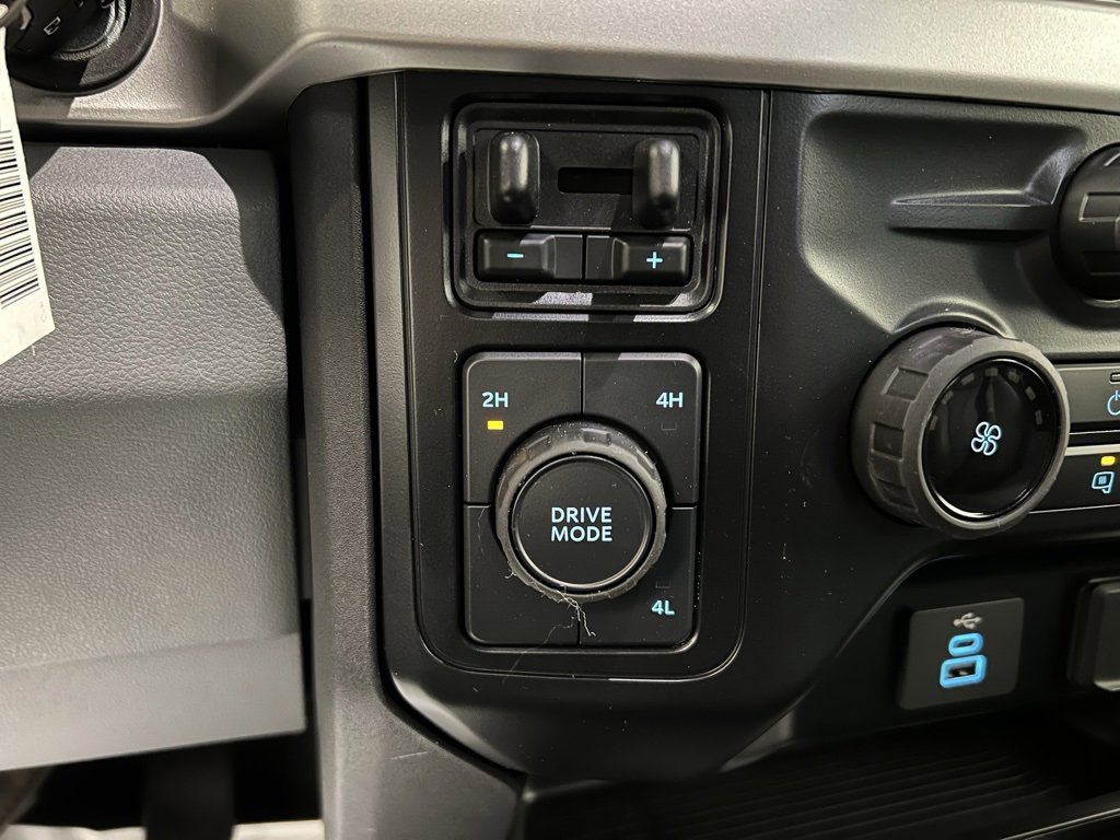 New 2024 Ford F550 4x4 Regular Cab Super Duty image 14