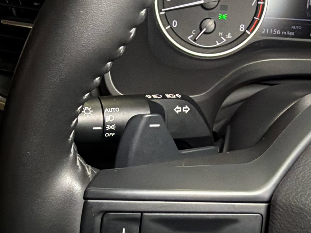 Used 2025 Nissan Rogue SV AWD/4WD image 35