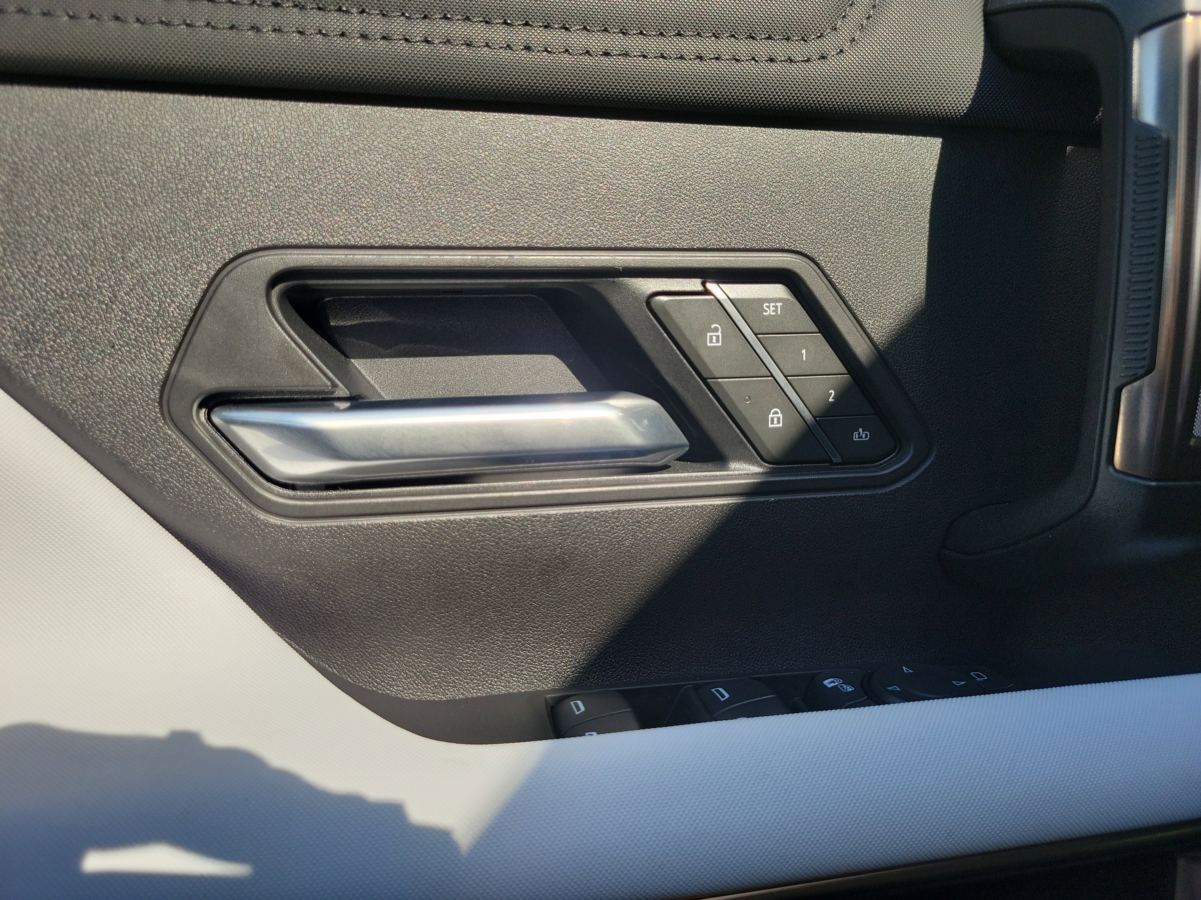 Used 2025 GMC Hummer EV 2X image 22