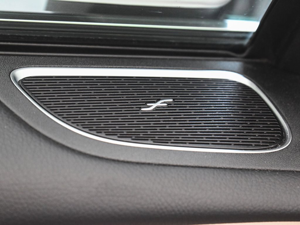 Used 2025 Mercedes-Benz CLE 300 4MATIC Coupe image 10