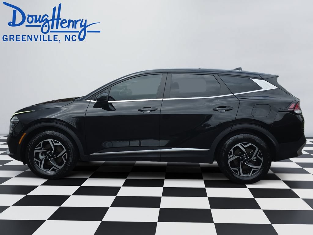 Used 2025 Kia Sportage LX FWD image 2