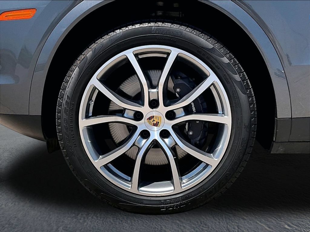 Certified 2023 Porsche Cayenne AWD/4WD image 11