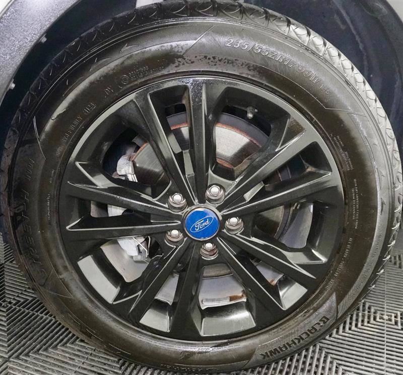 Used 2017 Ford Escape SE FWD image 3