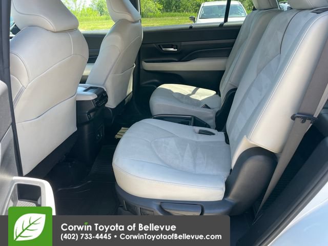 Used 2024 Toyota Grand Highlander AWD Hybrid image 25