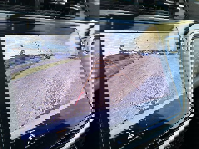 Used 2022 Chevrolet Bolt EUV LT w/ Convenience Package image 15