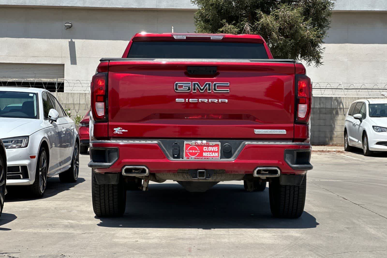 Used 2024 GMC Sierra 1500 Elevation w/ LPO, Elevation Black Package AWD/4WD image 8