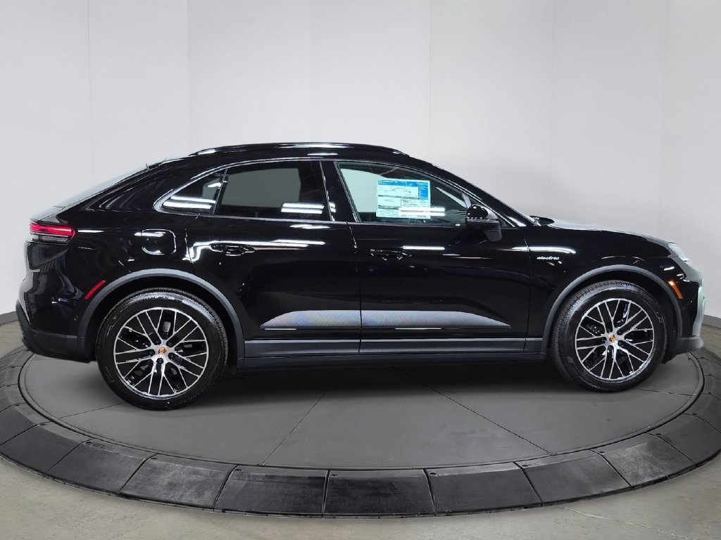New 2026 Porsche Macan Electric RWD image 8