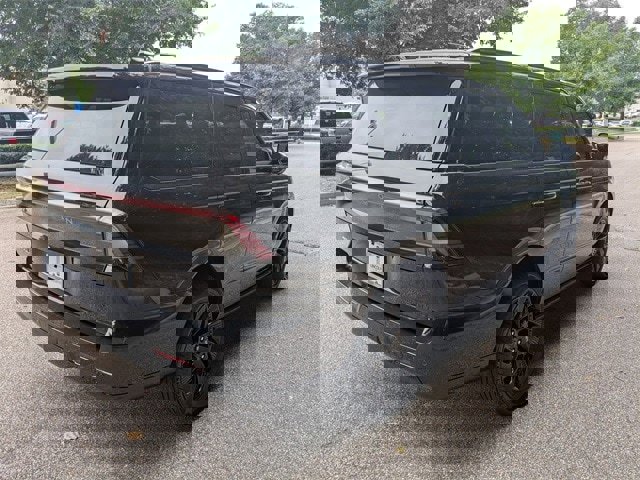 New 2025 Lincoln Navigator Reserve w/ Jet Appearance Package image 3