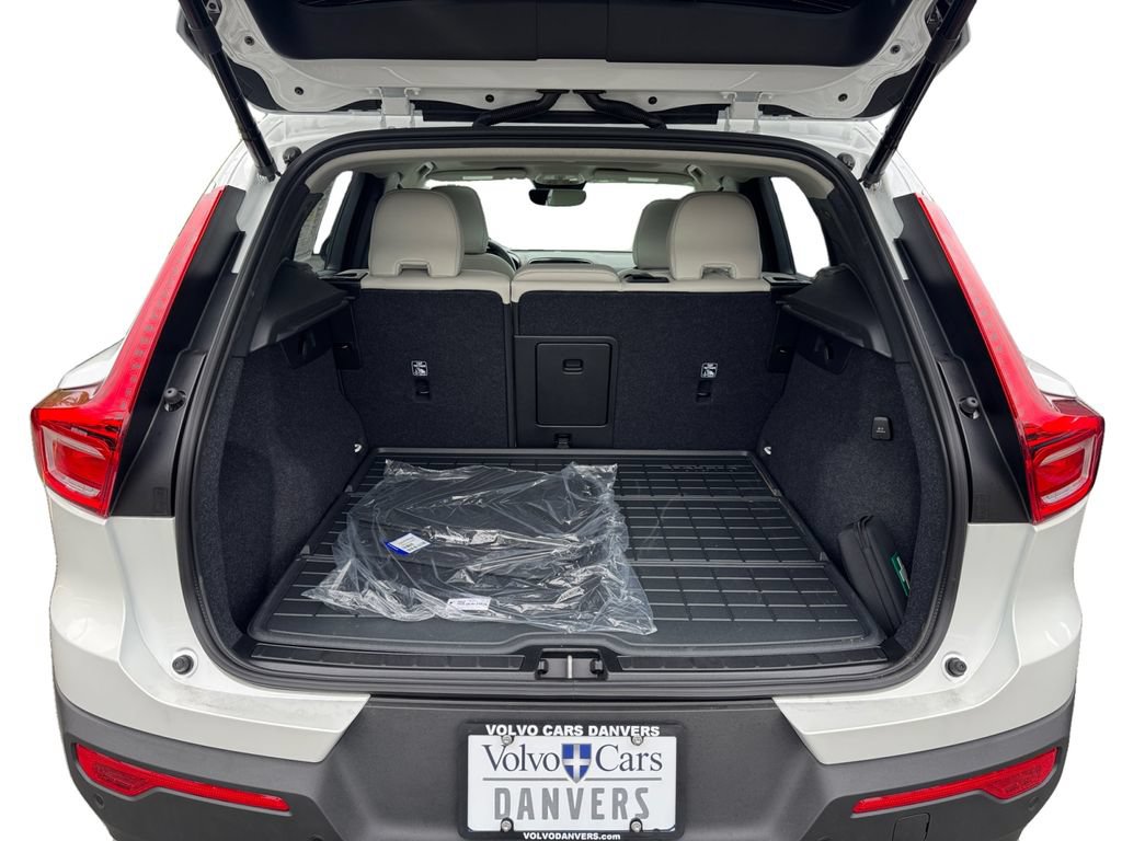 Used 2026 Volvo XC40 B5 Plus w/ Protection Package Premier AWD/4WD image 5