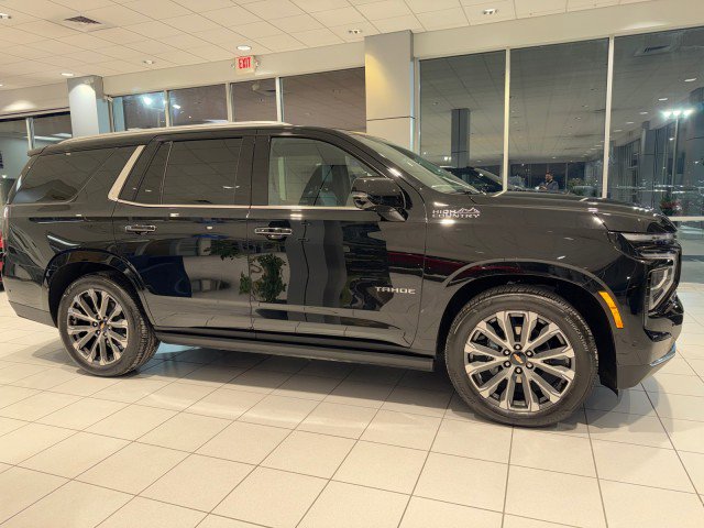 Used 2025 Chevrolet Tahoe High Country image 2