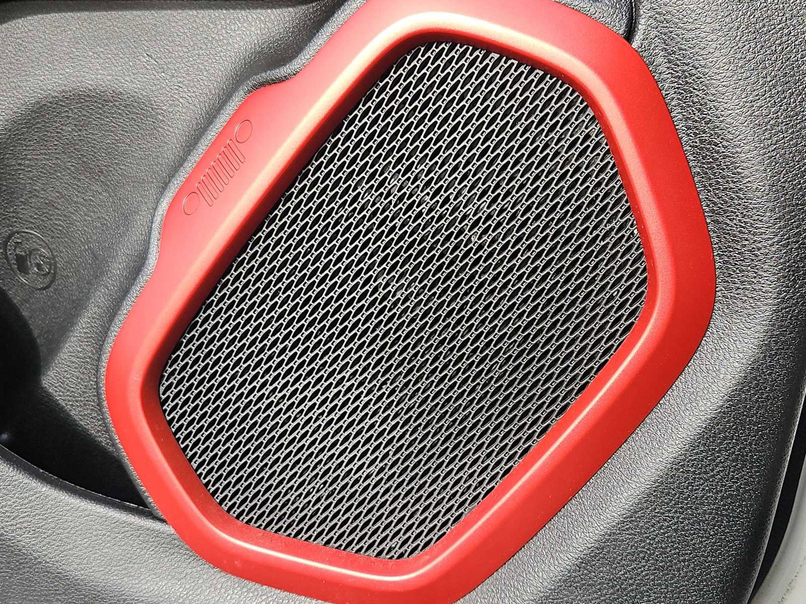 Used 2018 Jeep Renegade Trailhawk w/ Cold Weather Group II image 29