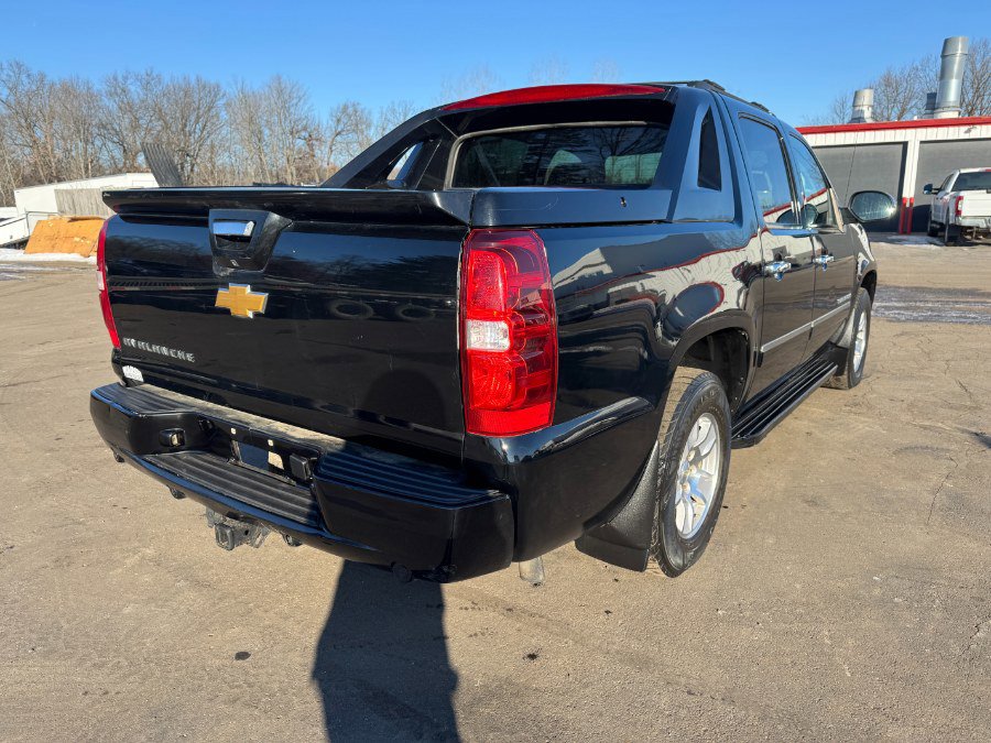 Used 2012 Chevrolet Avalanche LTZ image 5