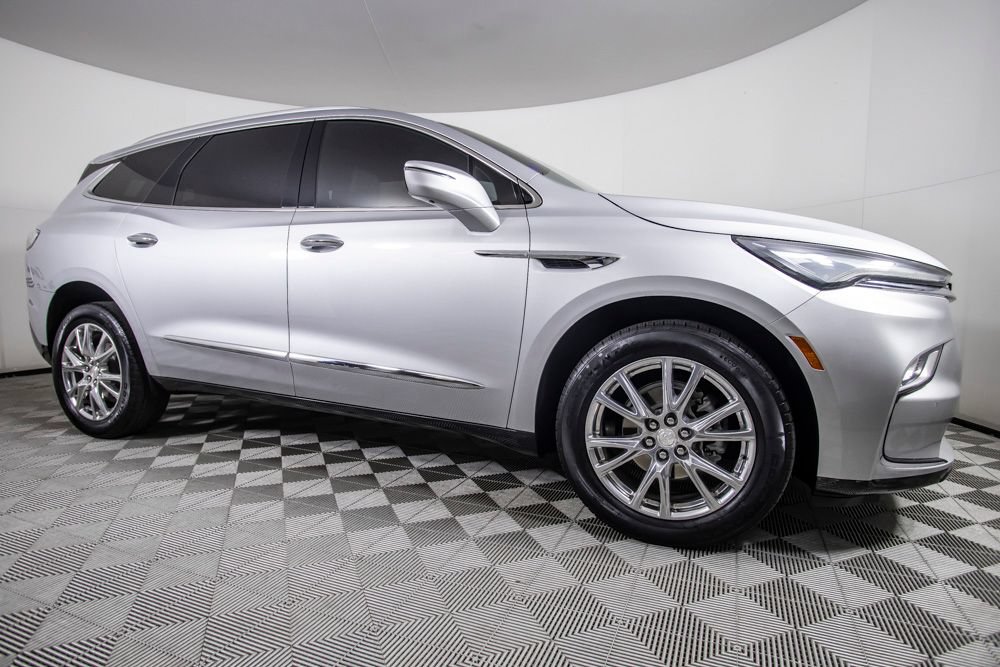 Used 2022 Buick Enclave Premium w/ Surround and Sites Package AWD/4WD image 2