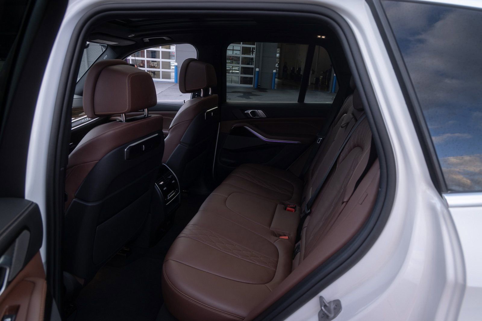 Used 2025 BMW X5 xDrive50e AWD/4WD image 19