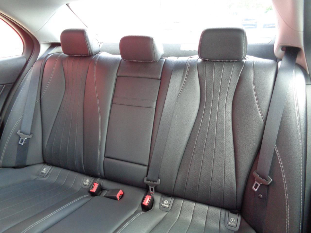 Used 2018 Mercedes-Benz E 400 4MATIC Sedan image 9