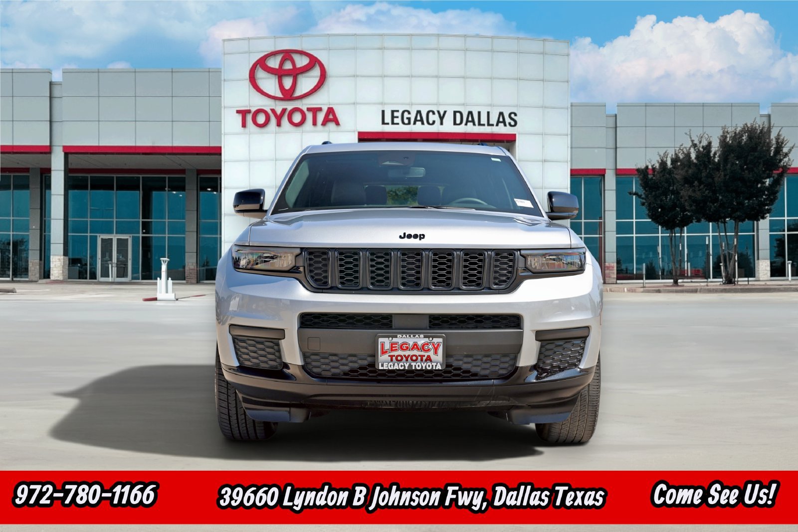 Used 2023 Jeep Grand Cherokee L Laredo RWD image 6