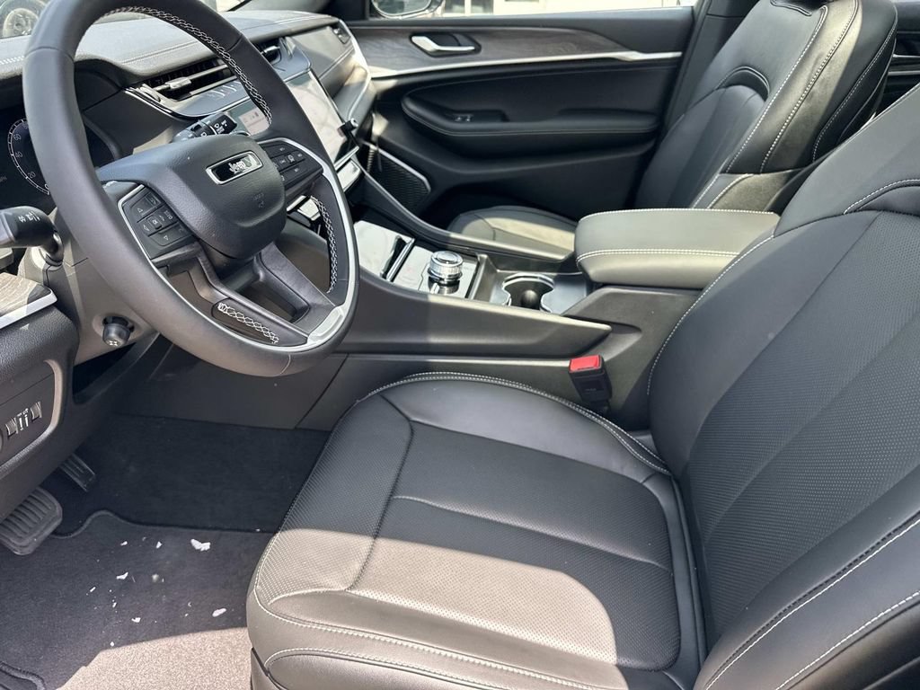 New 2026 Jeep Grand Cherokee Limited AWD/4WD image 17