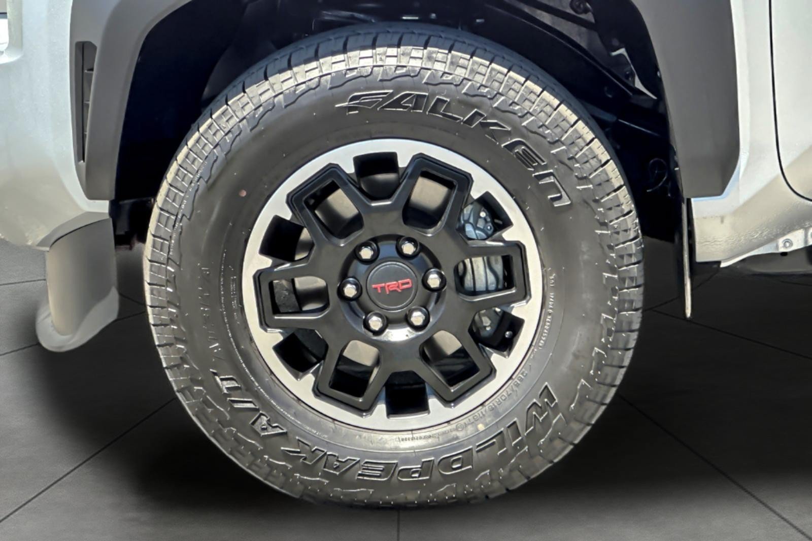 Certified 2025 Toyota Tacoma TRD Off-Road AWD/4WD image 24