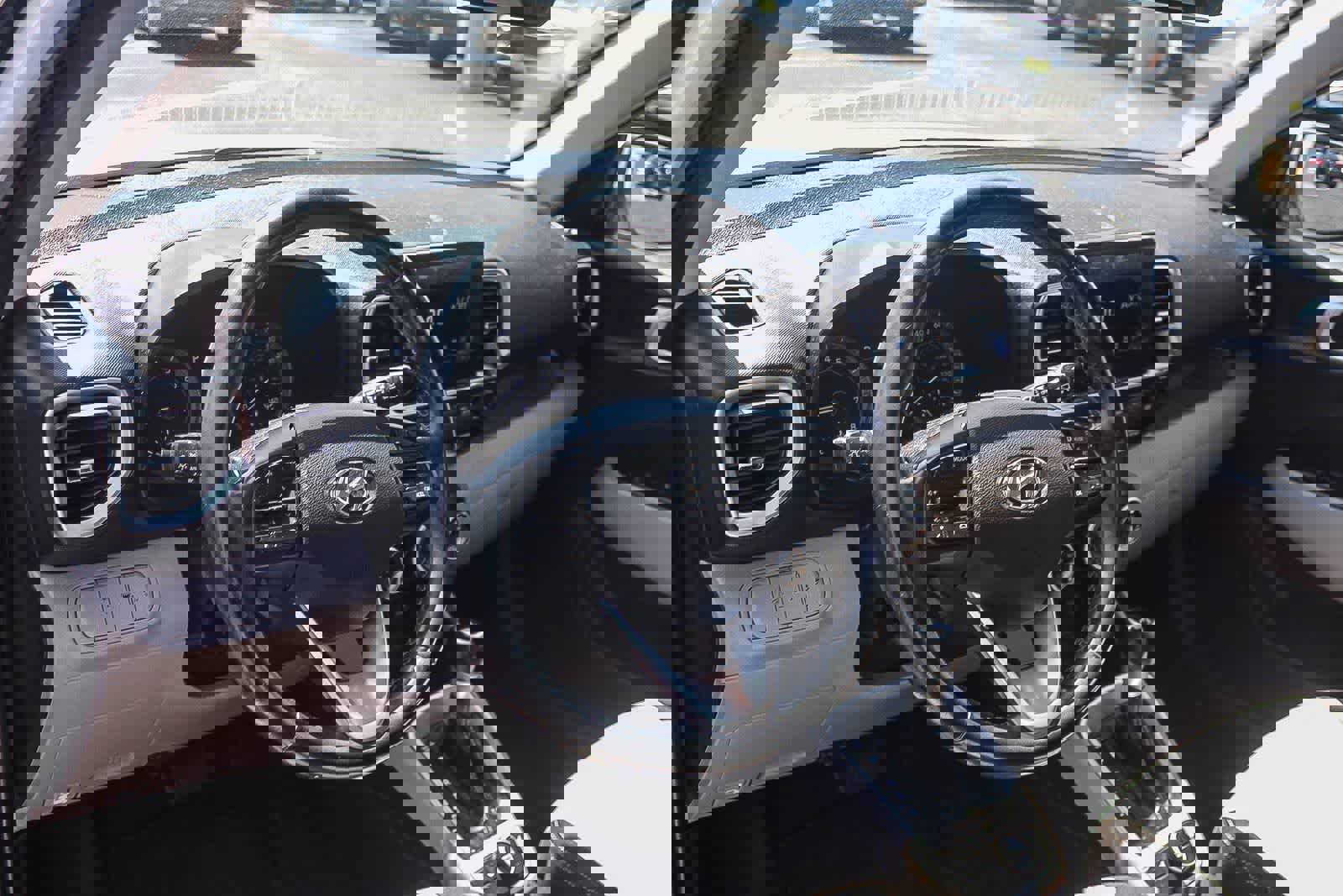 Used 2020 Hyundai Venue SEL w/ Convenience + Premium Package image 22