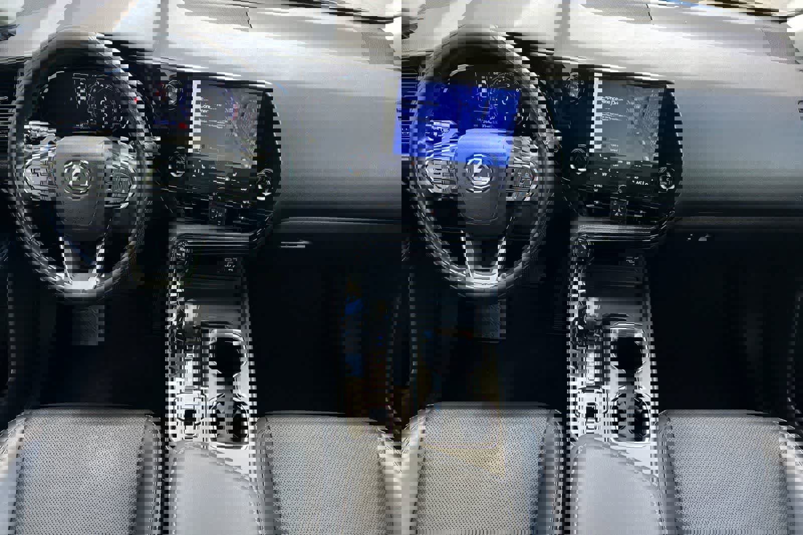 Used 2022 Lexus NX 250 FWD w/ Accessory Package 2 image 4