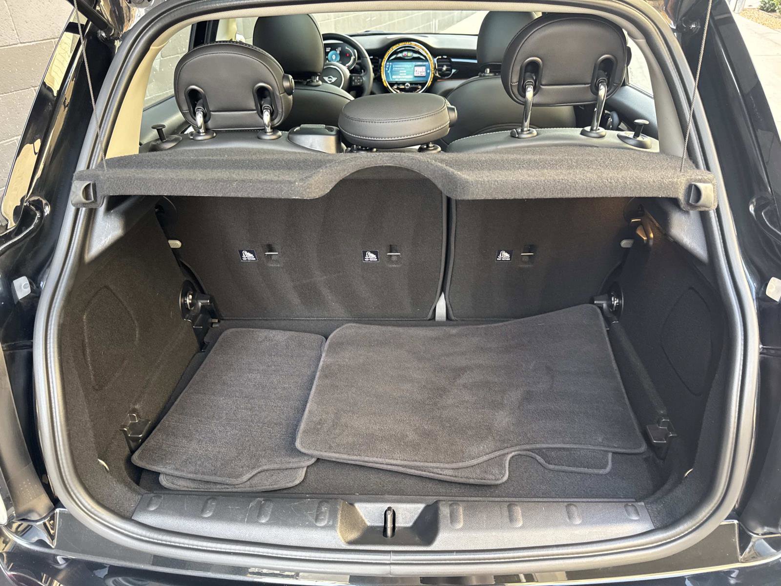 Certified 2023 MINI Cooper 4-Door Hardtop image 5