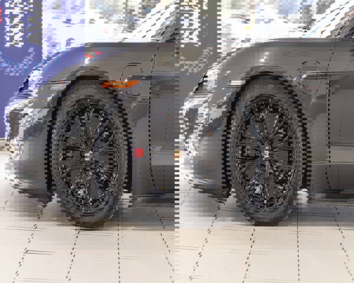 Used 2022 Porsche Taycan GTS image 11