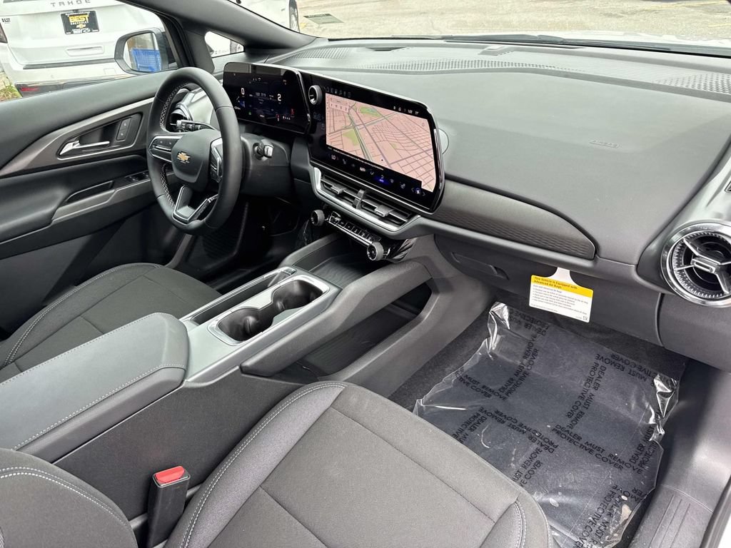 Used 2026 Chevrolet Equinox EV LT w/ Comfort Package FWD image 13