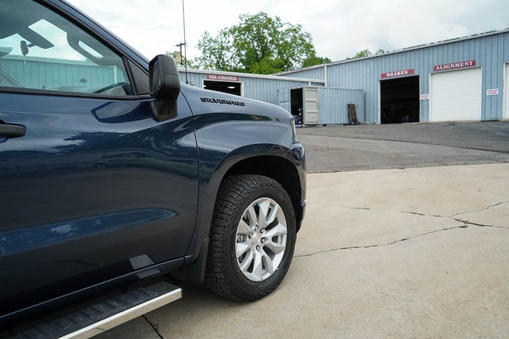 Used 2021 Chevrolet Silverado 1500 Custom w/ LPO, Dark Essentials Package AWD/4WD image 18
