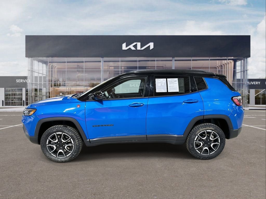 Used 2024 Jeep Compass Trailhawk image 5