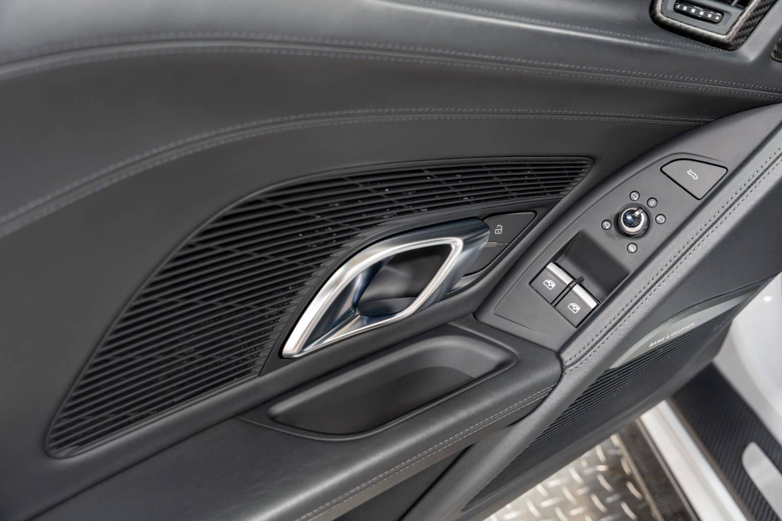 Used 2017 Audi R8 V10 plus w/ Full Leather Package image 94