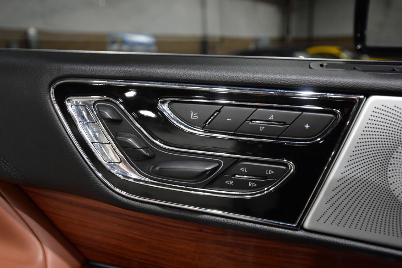 Used 2018 Lincoln Navigator L Reserve w/ Technology Package AWD/4WD image 12