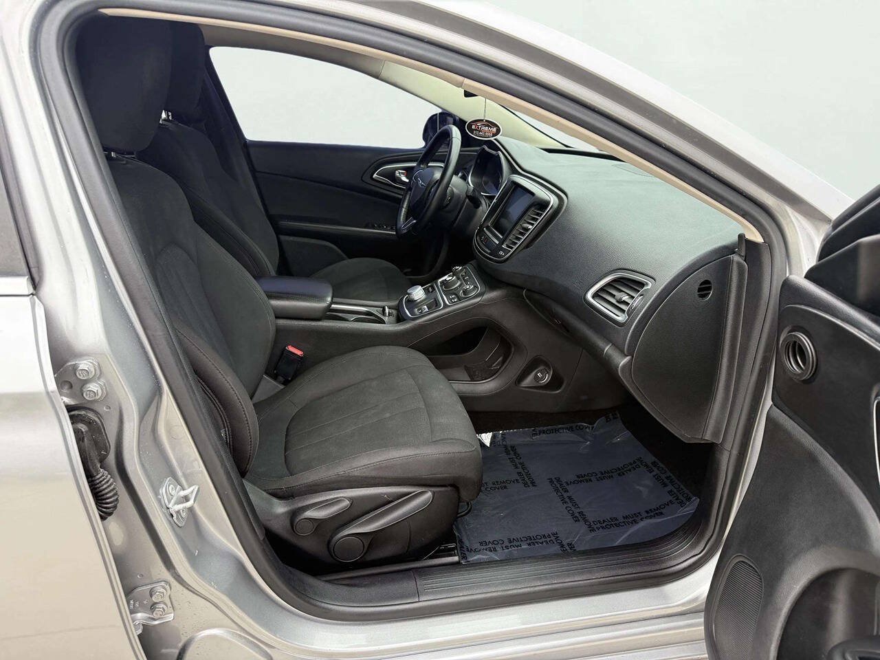 Used 2015 Chrysler 200 Limited w/ Spring Special Group FWD image 12