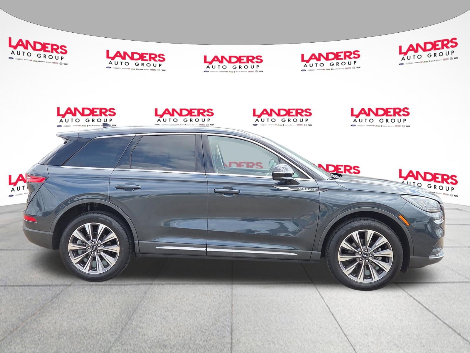 Used 2022 Lincoln Corsair Reserve FWD image 2